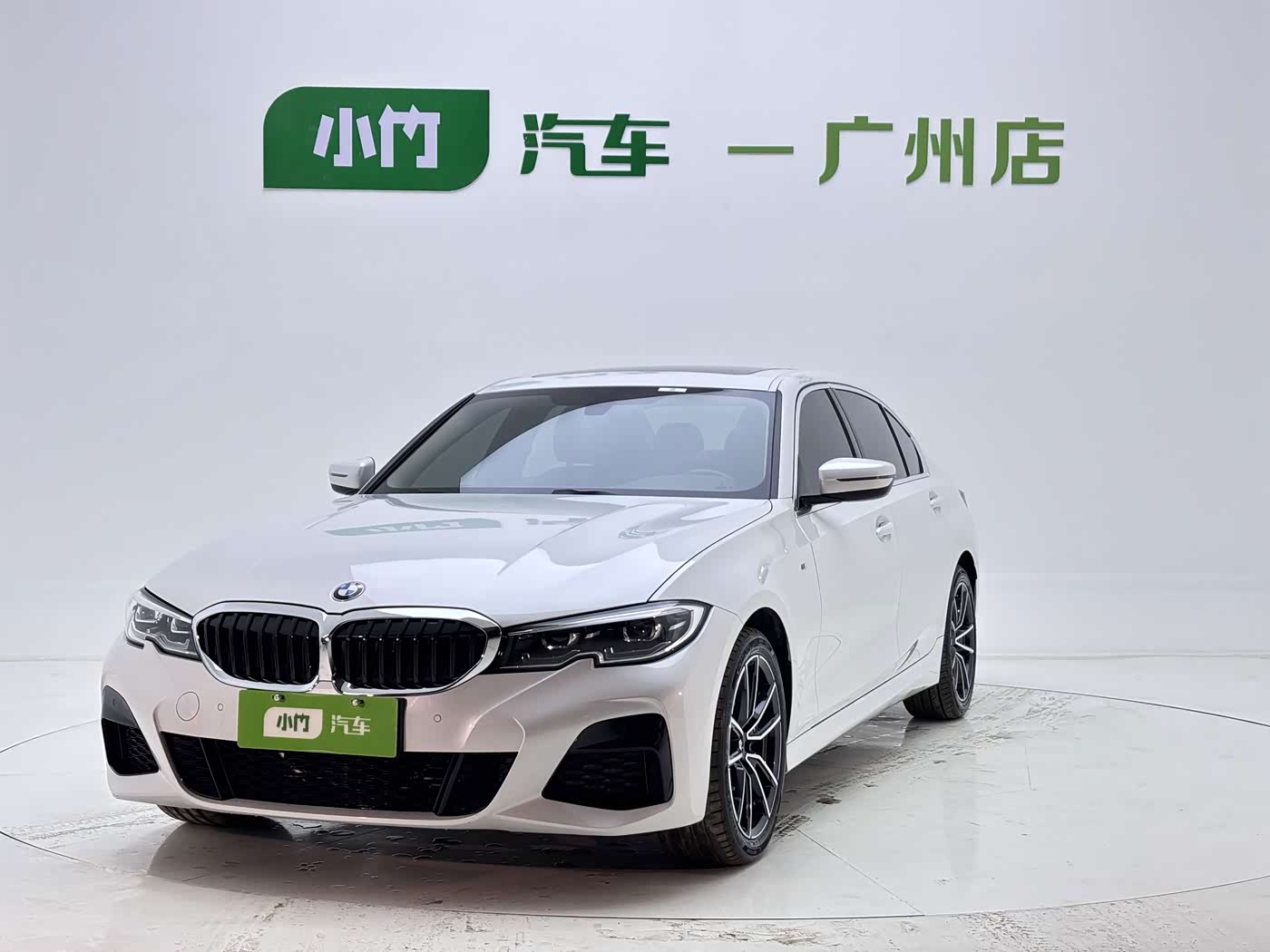 BMW 3 Series 2.0 л 2022 г. Белый, пробег 43000 км