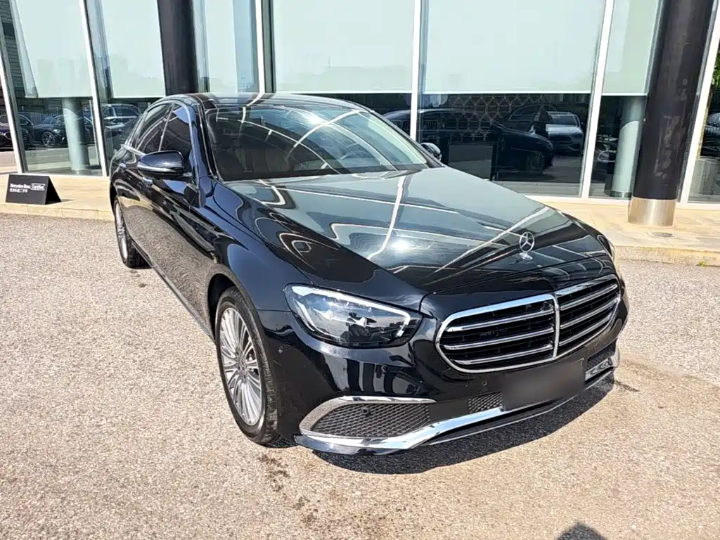 Mercedes-Benz E-Class 2023 — фото 3