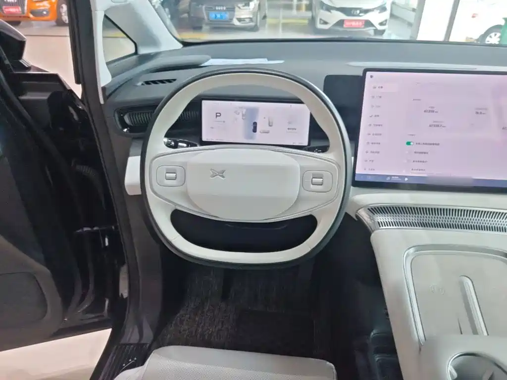 XPeng X9 — миниатюра 11