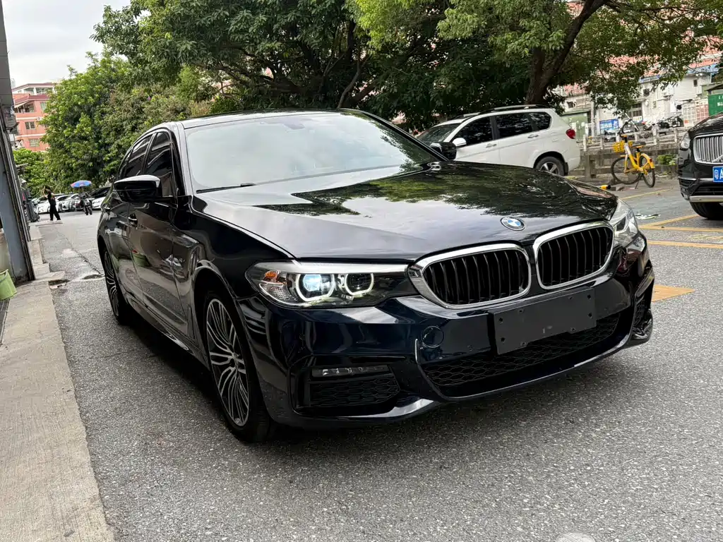 BMW 5 Series — миниатюра 8