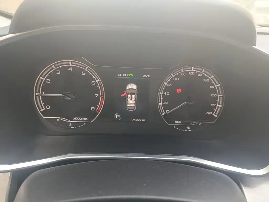 Geely Binyue — миниатюра 12