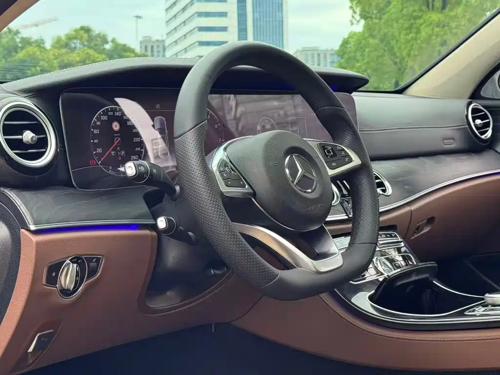 Mercedes-Benz E-Class E 2016 E 200 L Sport