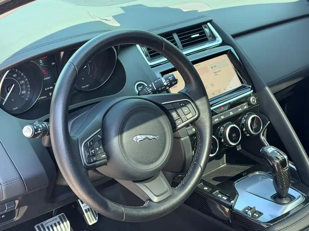 Jaguar E-Pace — фотографии объявления, Фото 10