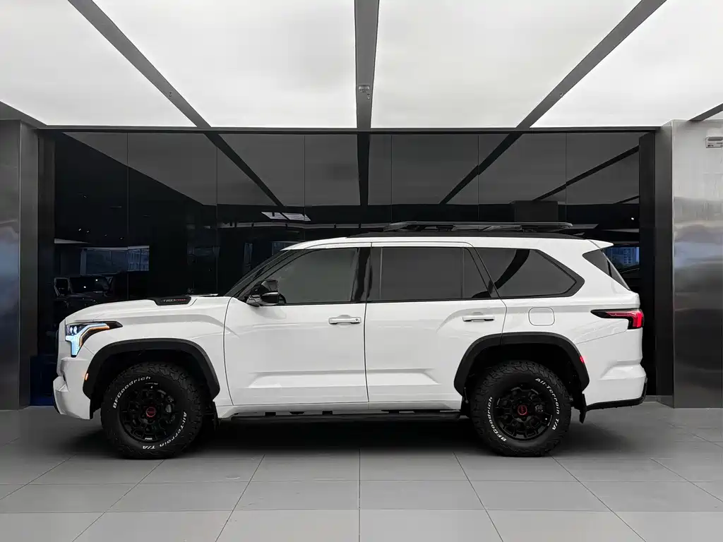 Toyota Sequoia — миниатюра 3