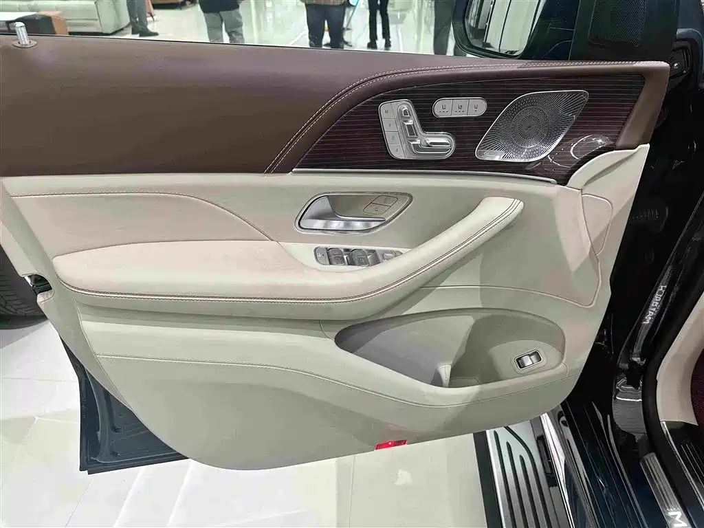 Mercedes-Benz GLS — миниатюра 6