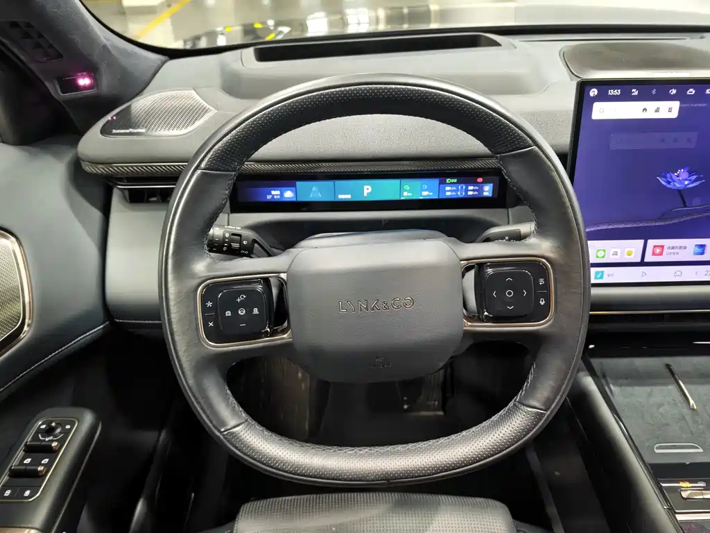 Lynk & Co 900 — миниатюра 13