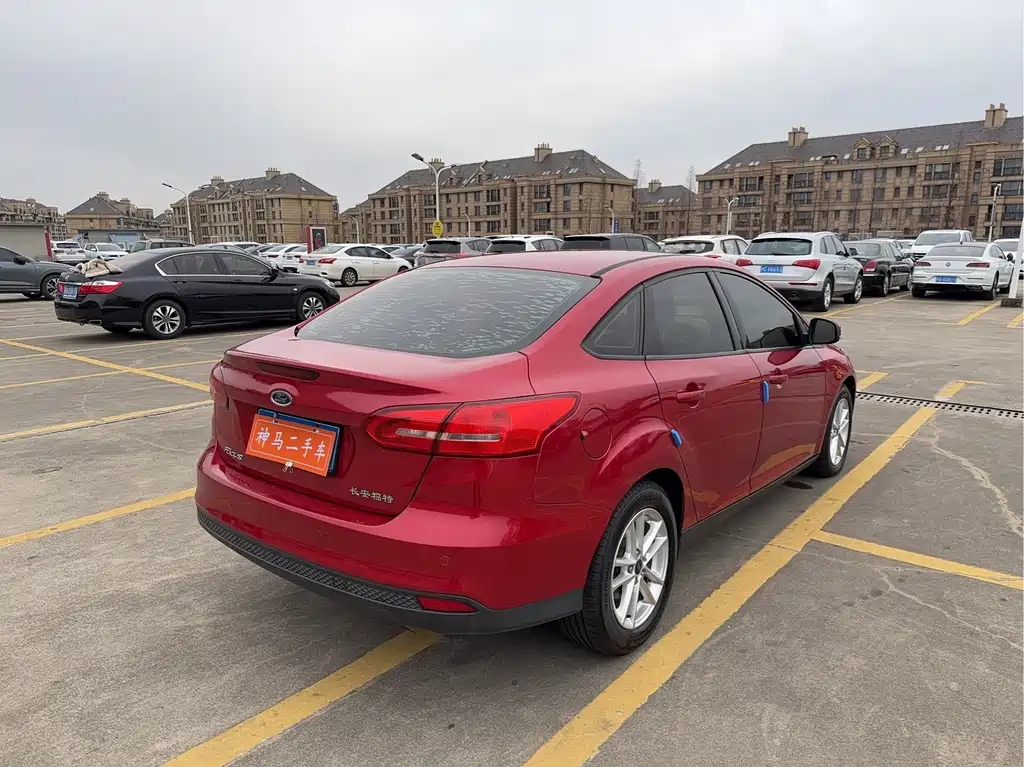 Ford Focus 2015 1.6L AT