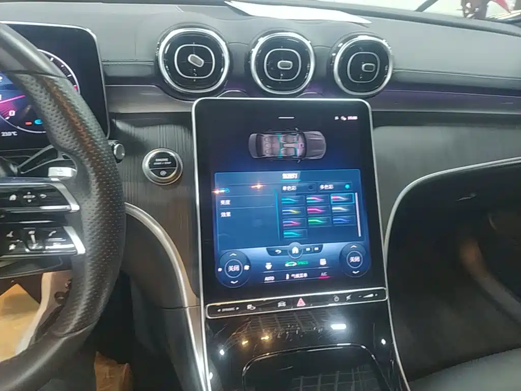 Mercedes-Benz C-Class — миниатюра 13