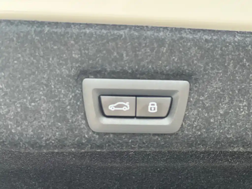 BMW 5 Series — миниатюра 16