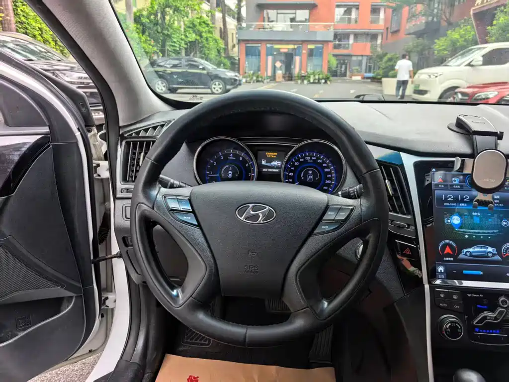 Hyundai Sonata — миниатюра 13