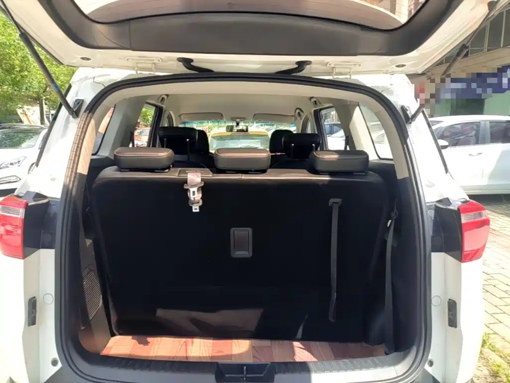 Wuling Hongguang S3 — миниатюра 19