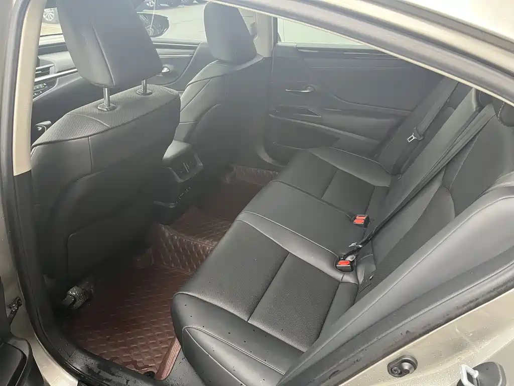 Lexus ES — миниатюра 14