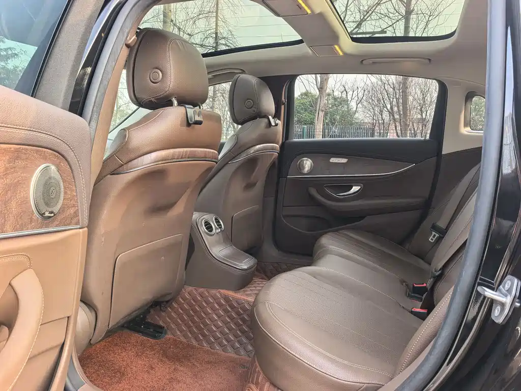 MERCEDES-BENZ E CLASS