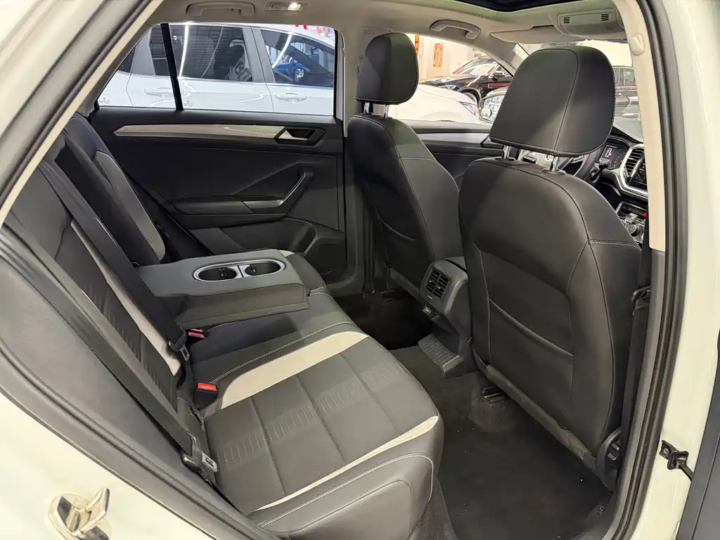 VOLKSWAGEN T ROC EXPLORING SONGS