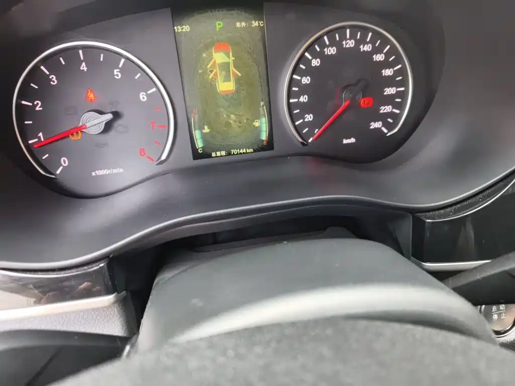 BYD MAX — миниатюра 8