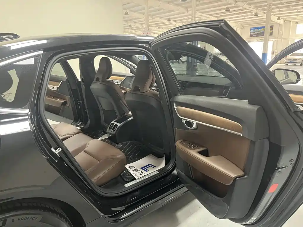 Volvo S90 — миниатюра 13