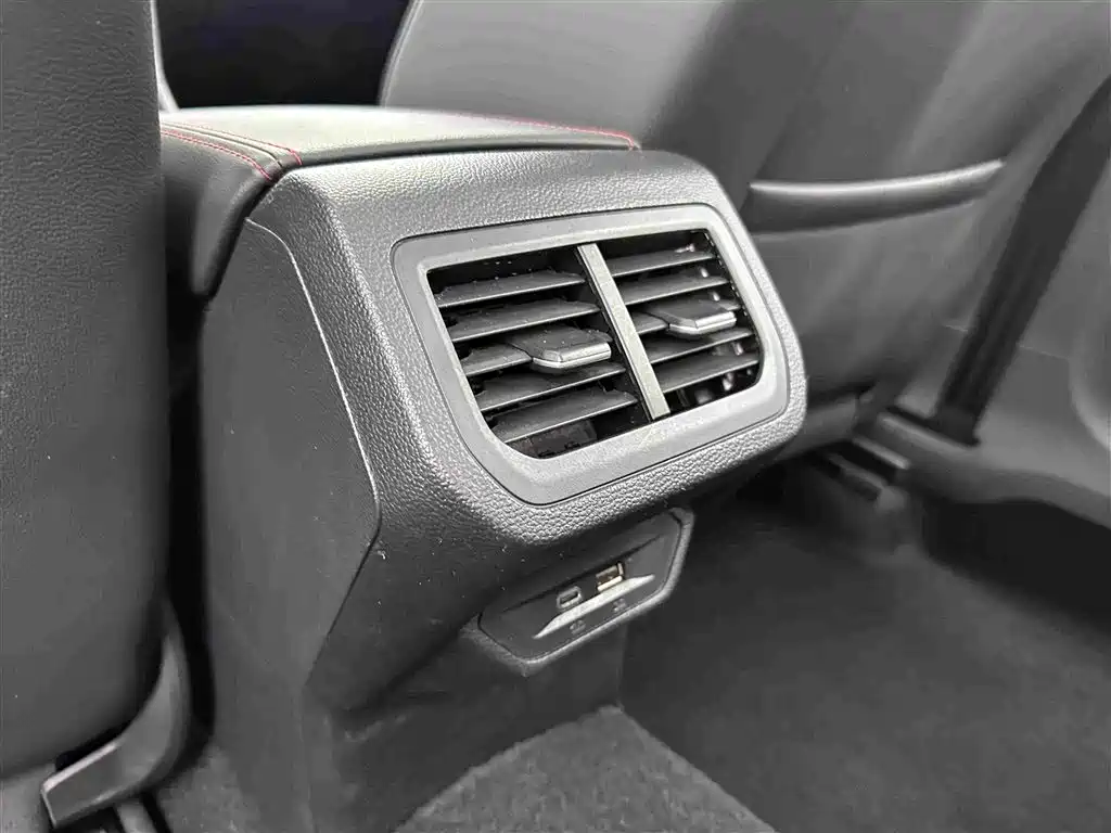 Volkswagen Lavida — миниатюра 23