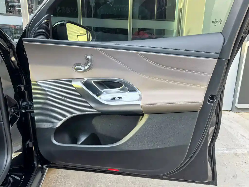 Mercedes-Benz GLC New Energy — миниатюра 17