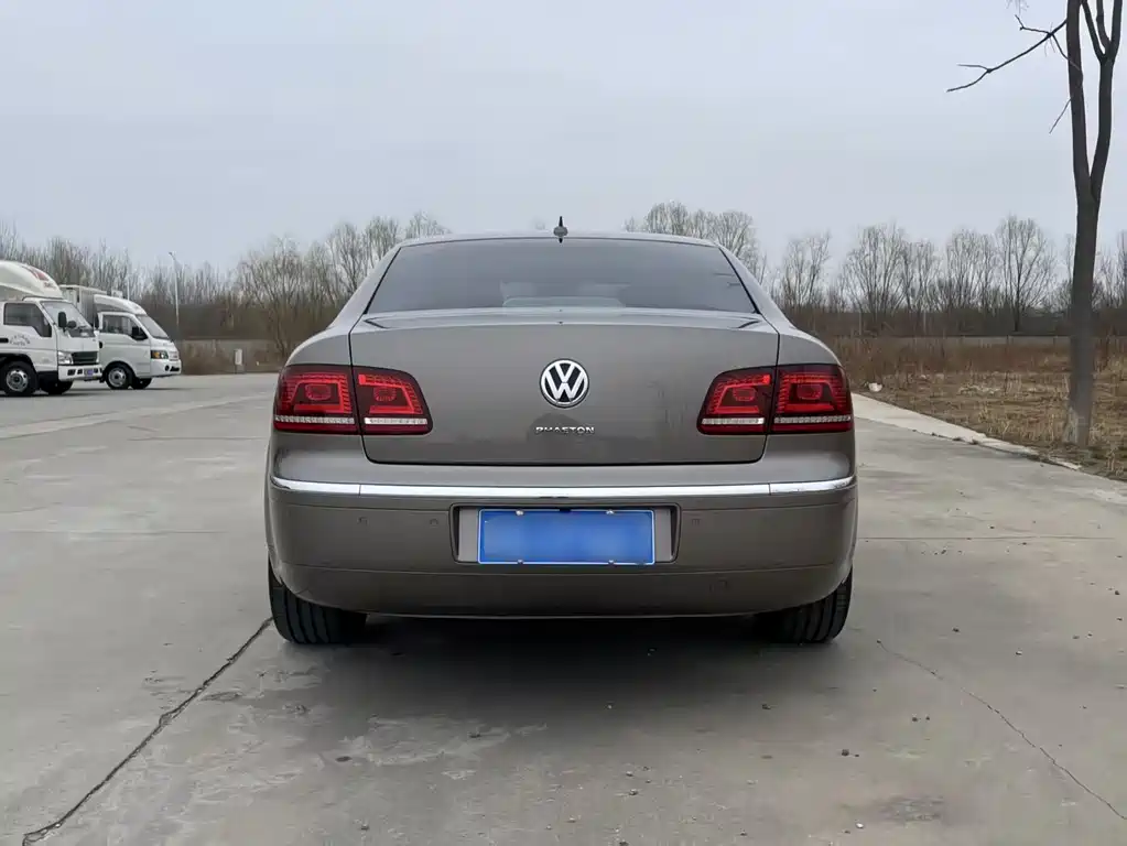VOLKSWAGEN PHAETON
