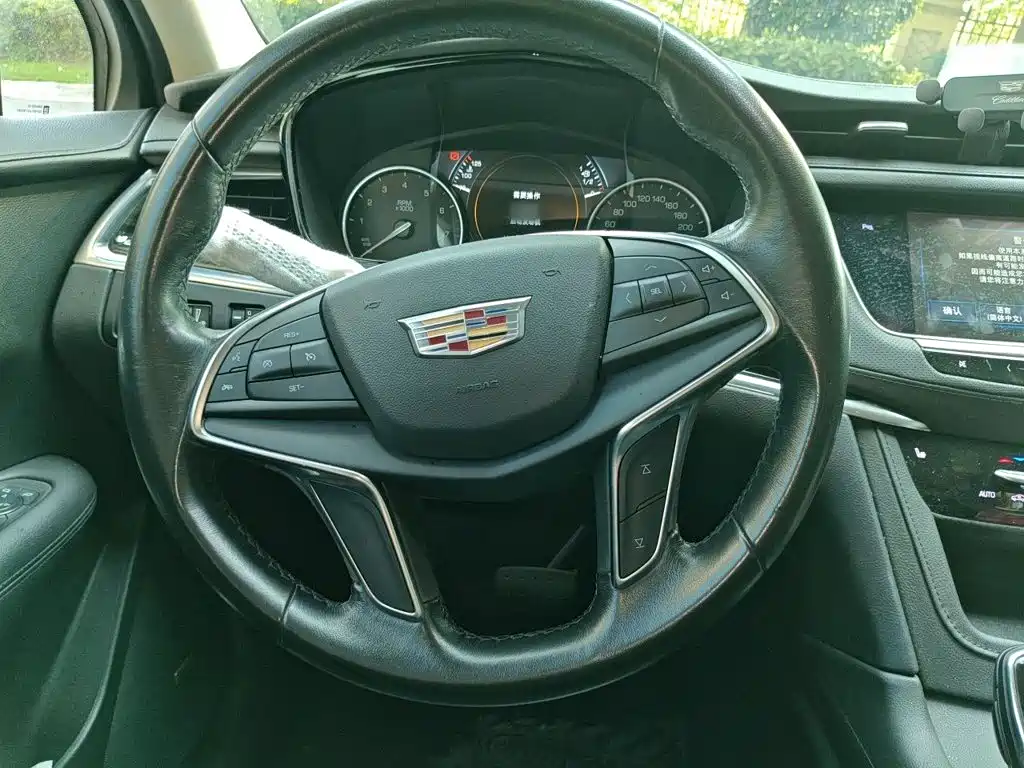 Cadillac XT5 — миниатюра 3