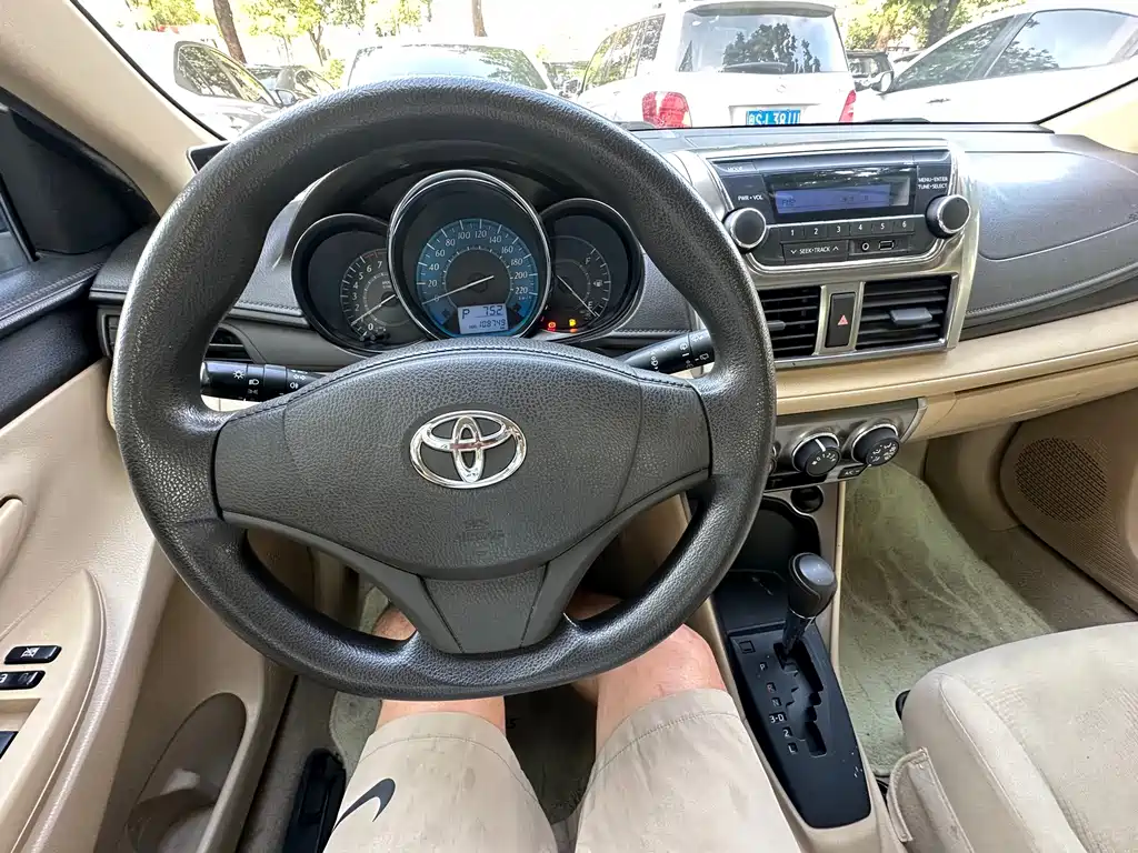 Toyota Yaris L — миниатюра 7