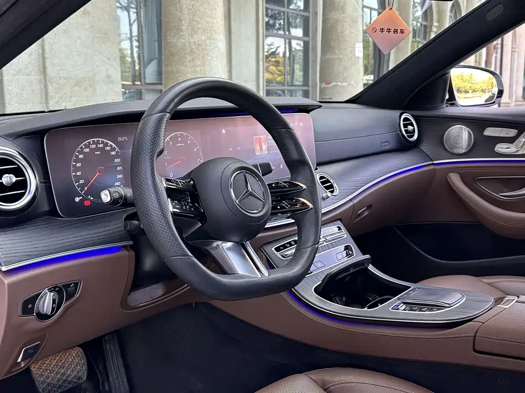 Mercedes-Benz E-Class — миниатюра 23