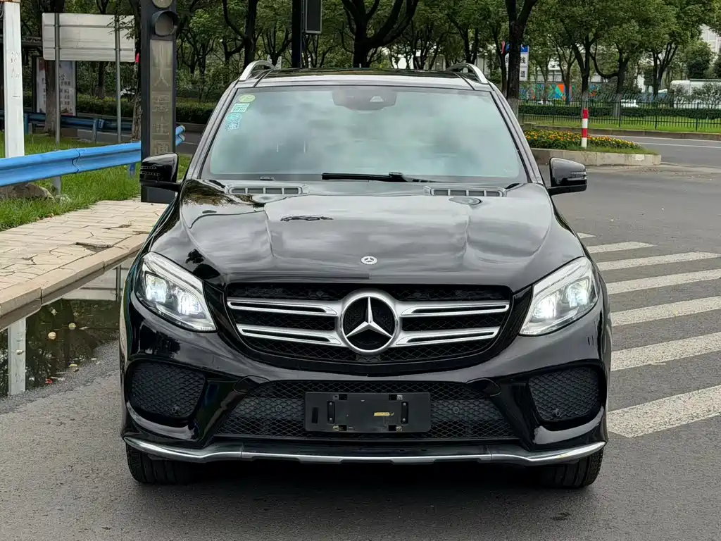 Mercedes-Benz GLE (Import) — миниатюра 2