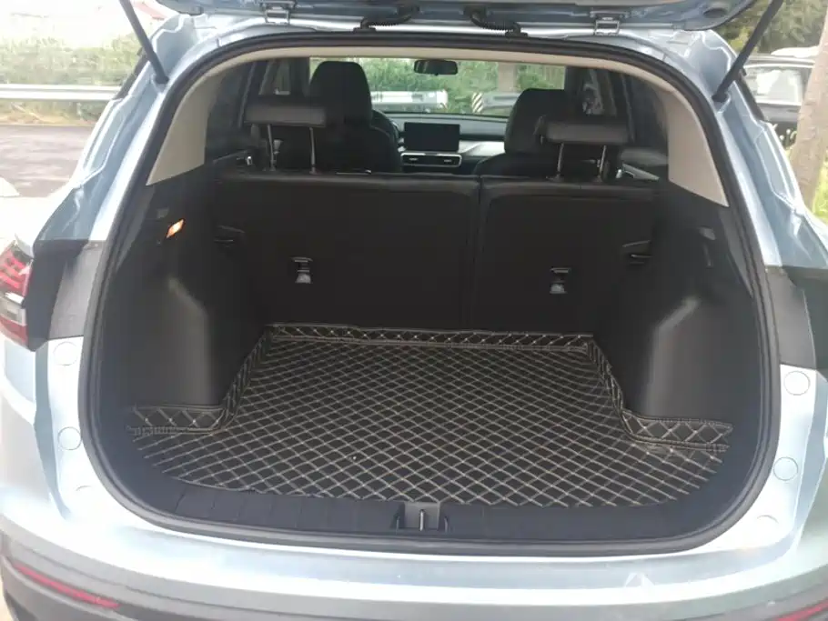 Geely Binyue — миниатюра 4