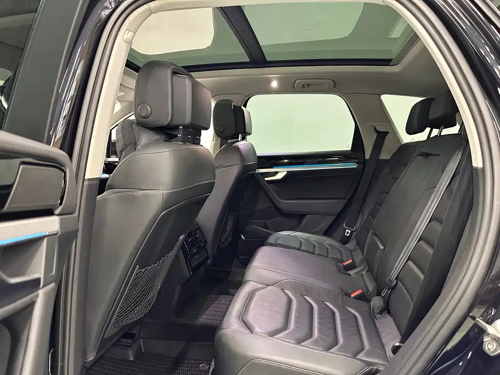 Volkswagen Touareg — миниатюра 25