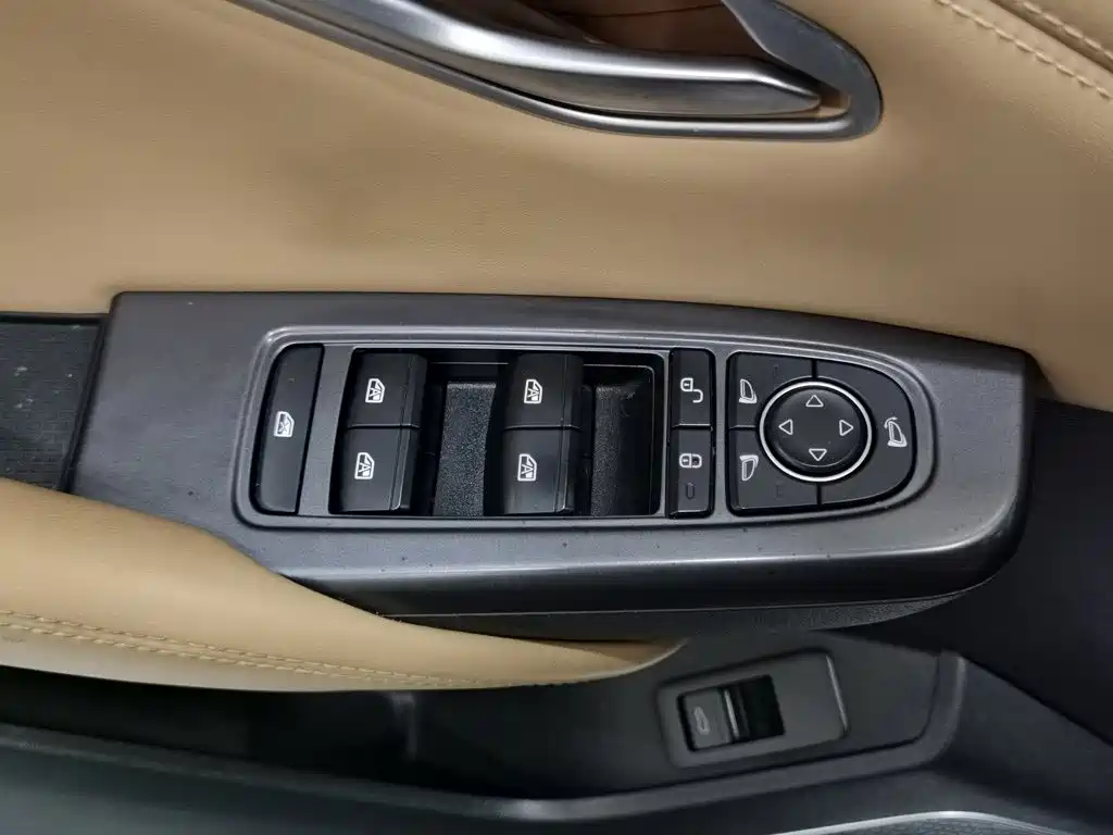 BYD L DM-i — миниатюра 9