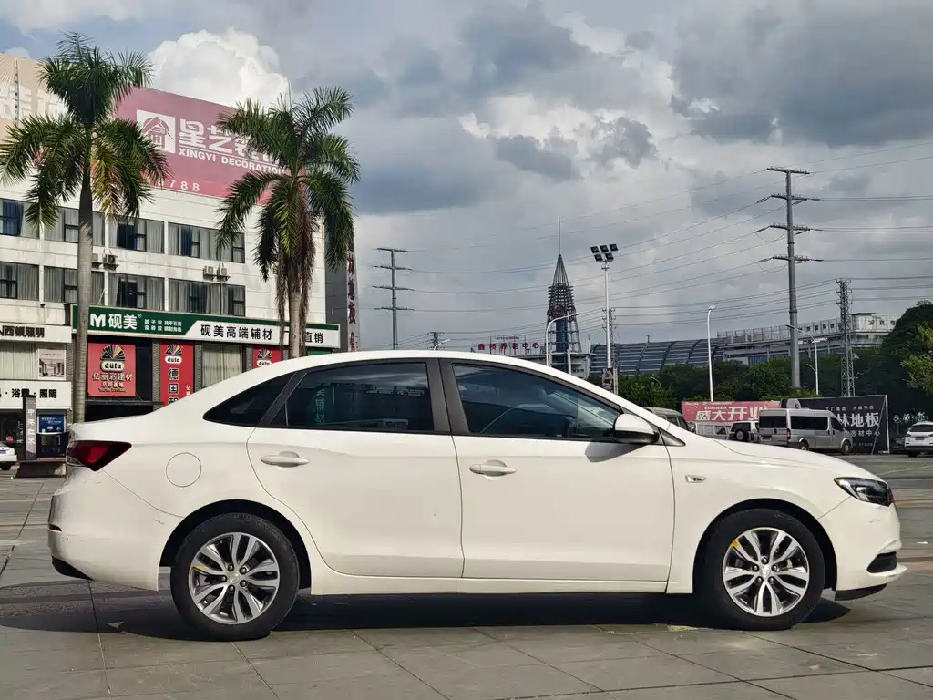 Buick Excelle — миниатюра 4