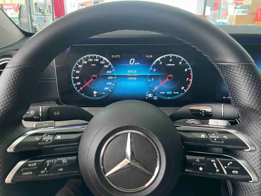 Mercedes-Benz E-Class — миниатюра 17