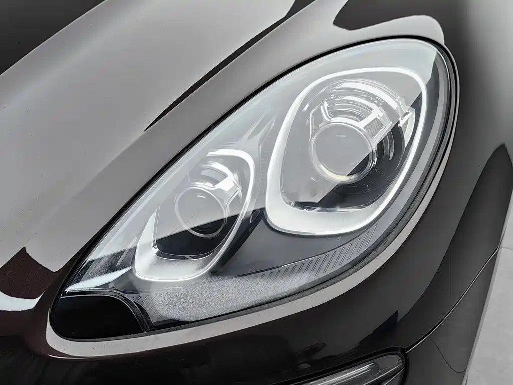 Porsche Macan — миниатюра 7