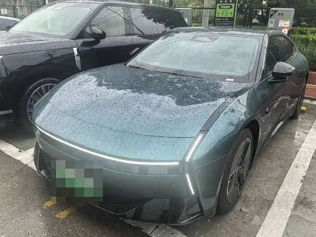 2025 Xpeng P7
