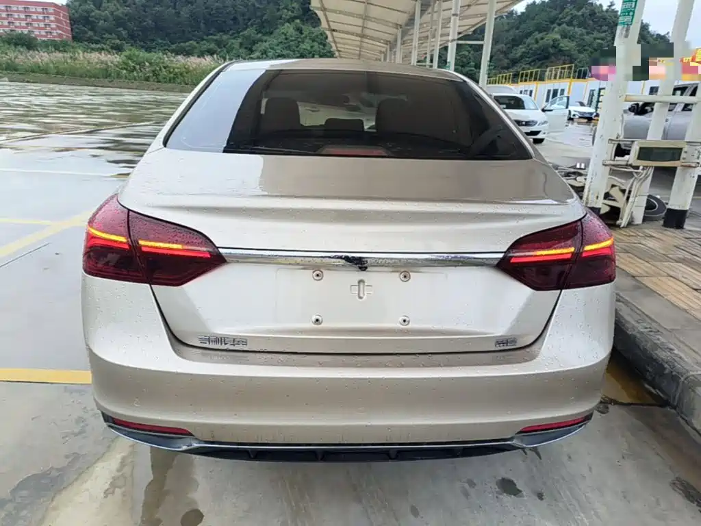 Geely Emgrand — миниатюра 6