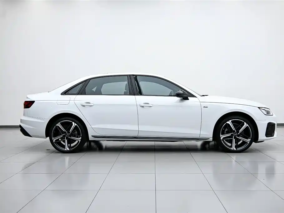 Audi A4L 2024 40 TFSI Luxury