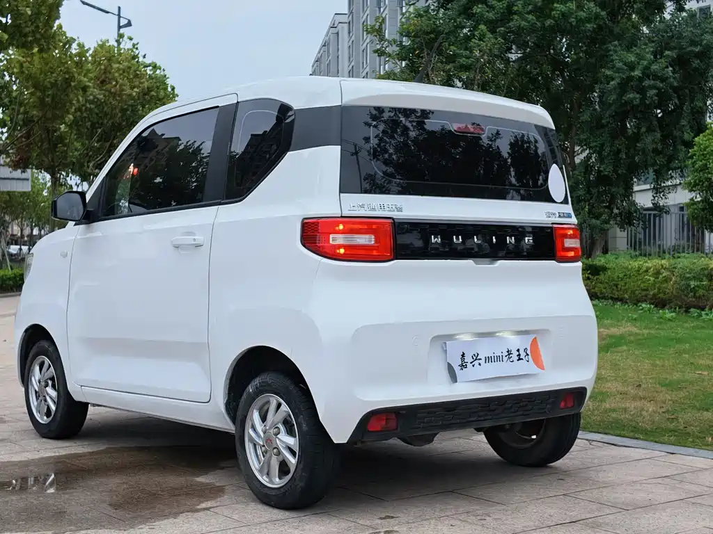 Wuling MINIEV — миниатюра 4