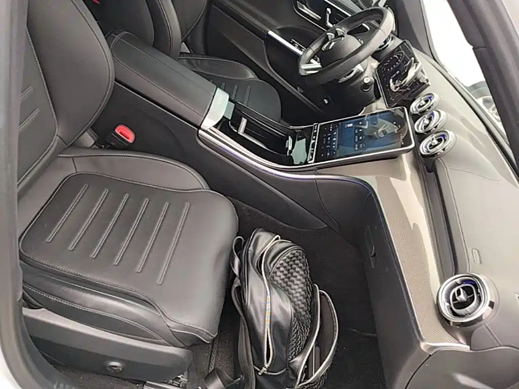 Mercedes-Benz C-Class 2023 — фото 24