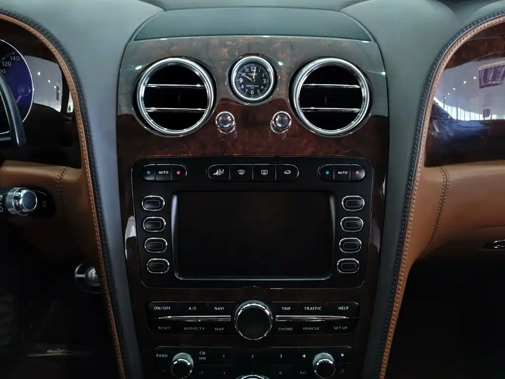 Bentley Flying Spur — миниатюра 10