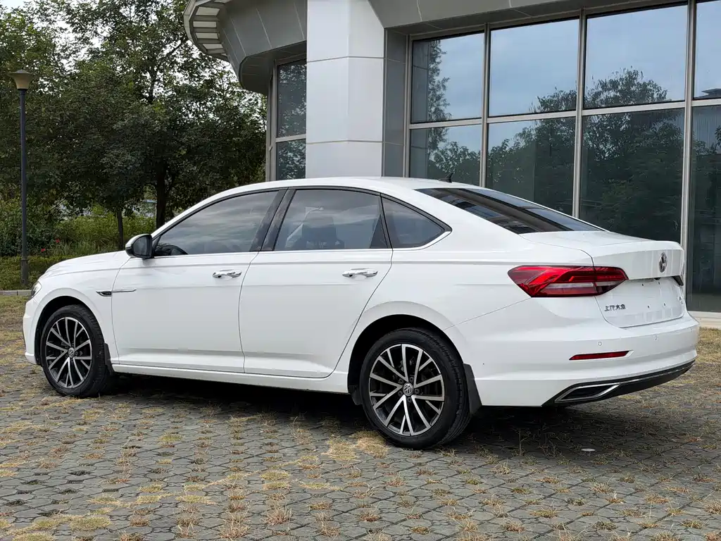 Volkswagen Lavida — миниатюра 6