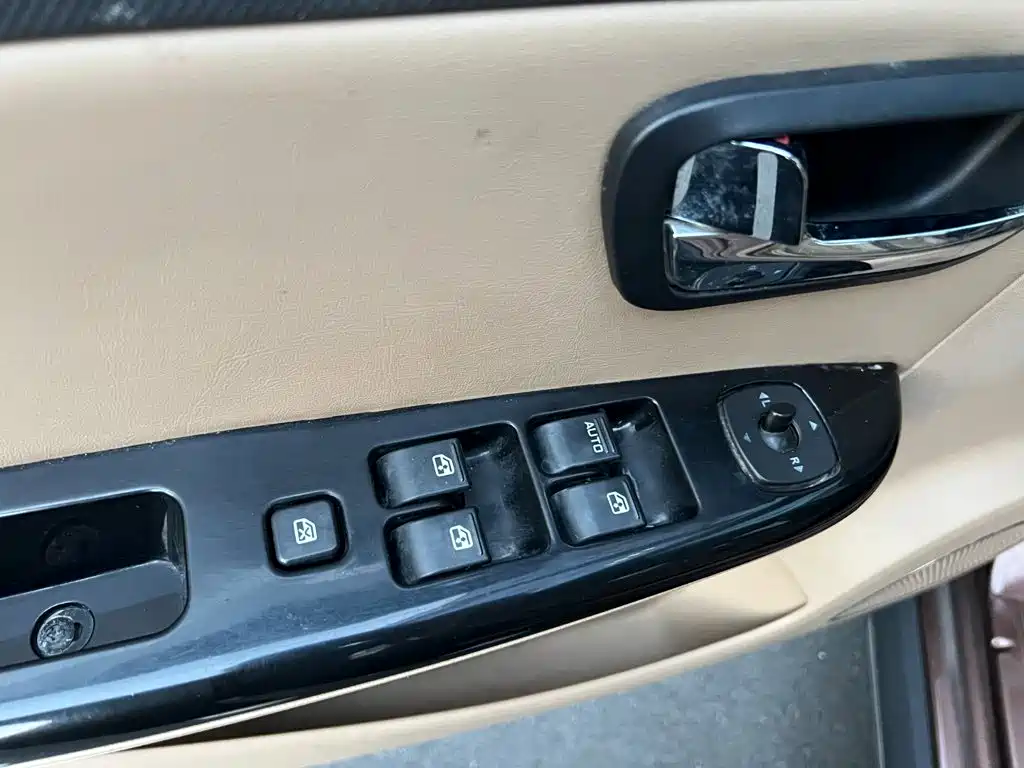 Wuling Hongguang — миниатюра 7