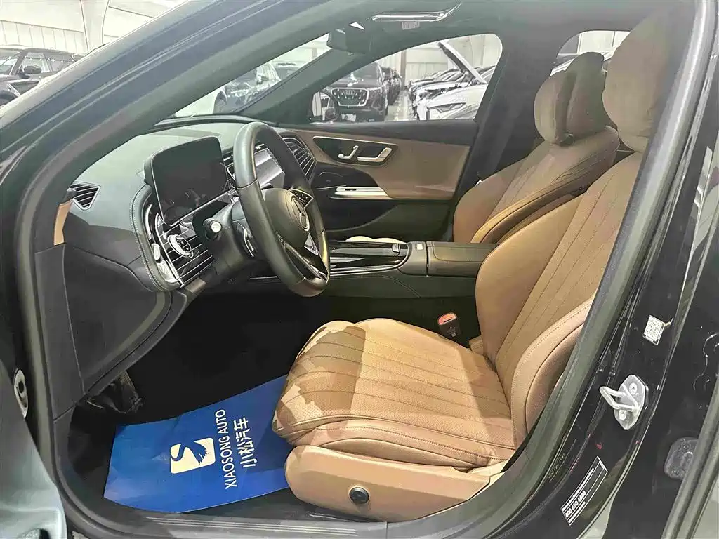 Mercedes-Benz E-Class — миниатюра 12