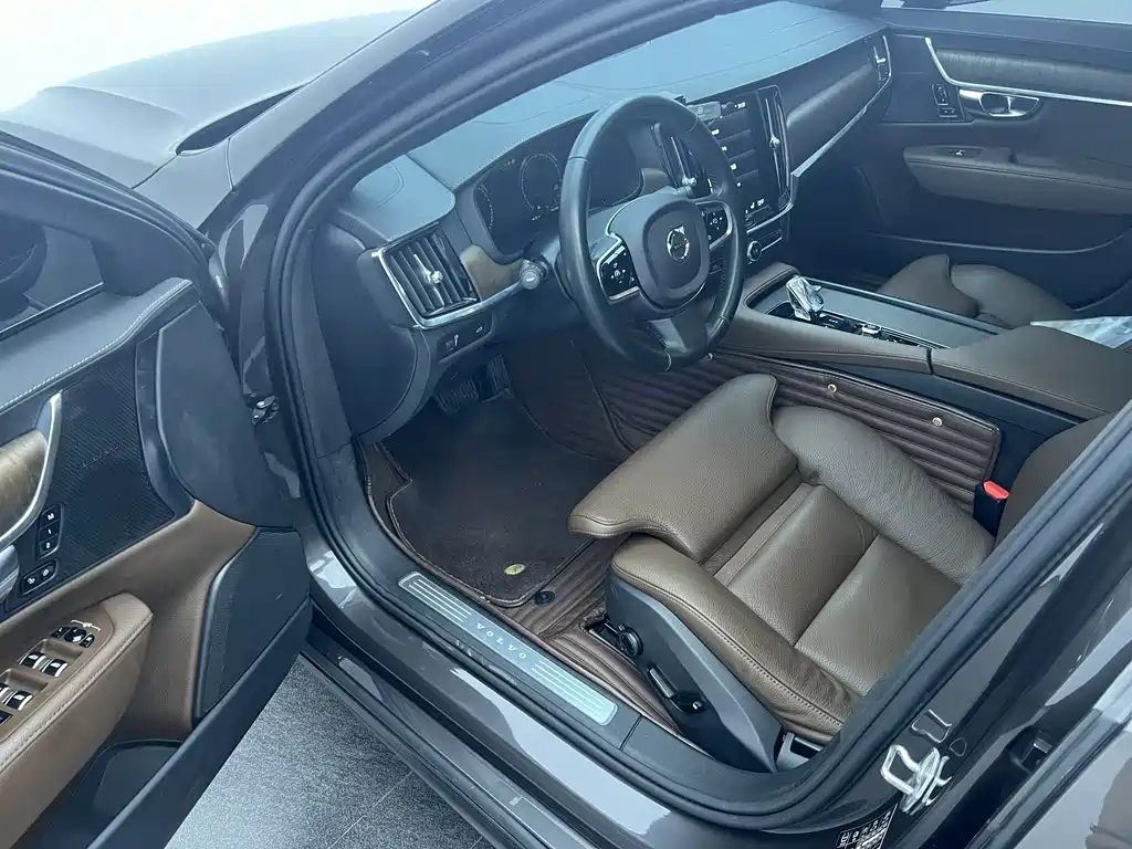 Volvo S90 2021 B5 Luxury