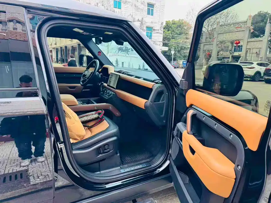 Land Rover Defender — миниатюра 3