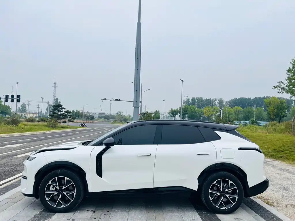 Lynk & Co 08 EM-P — миниатюра 3