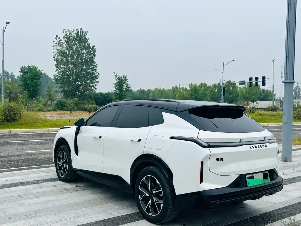 Lynk & Co 08 EM-P — миниатюра 8