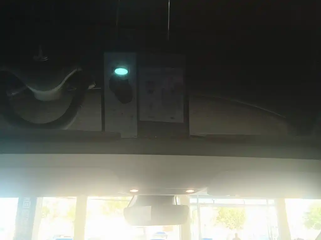 Tesla Model 3 — миниатюра 18