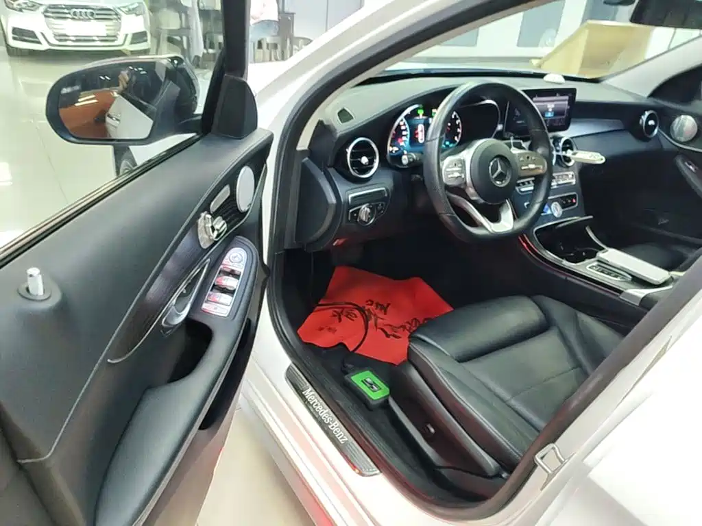 Mercedes-Benz C-Class — миниатюра 16