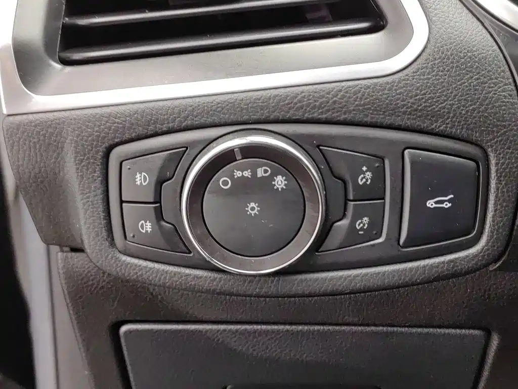 Ford Edge — миниатюра 21