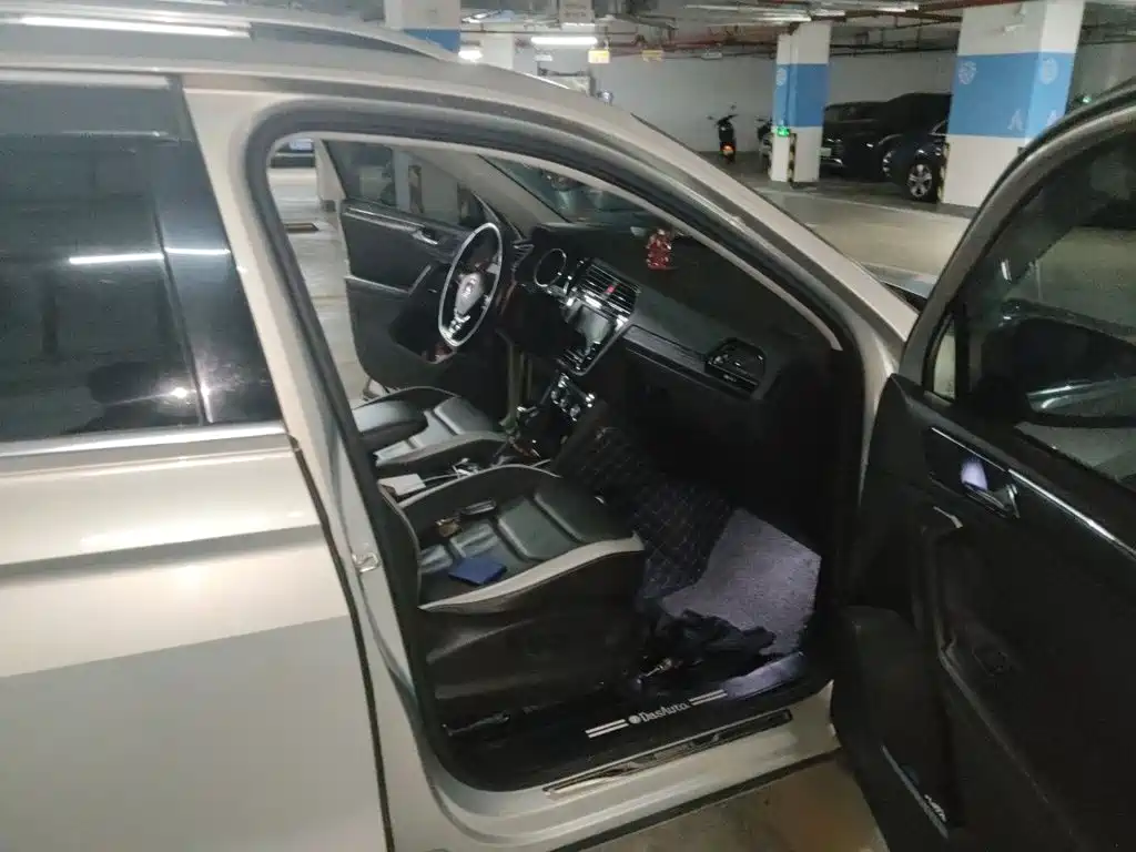 Volkswagen Tiguan L — миниатюра 18